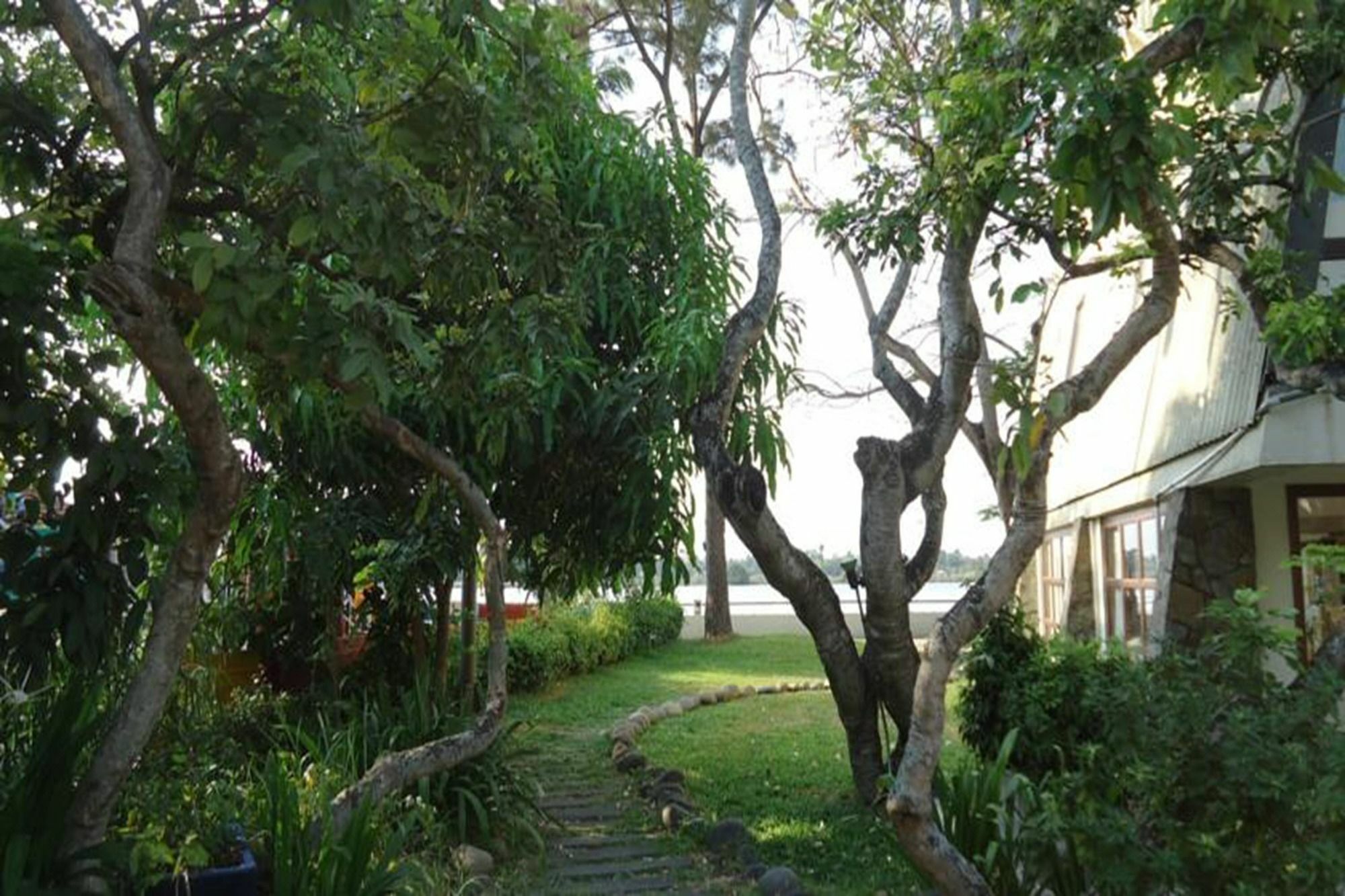 Riverside Serviced Apartments Ho Chi Minh-stad Buitenkant foto