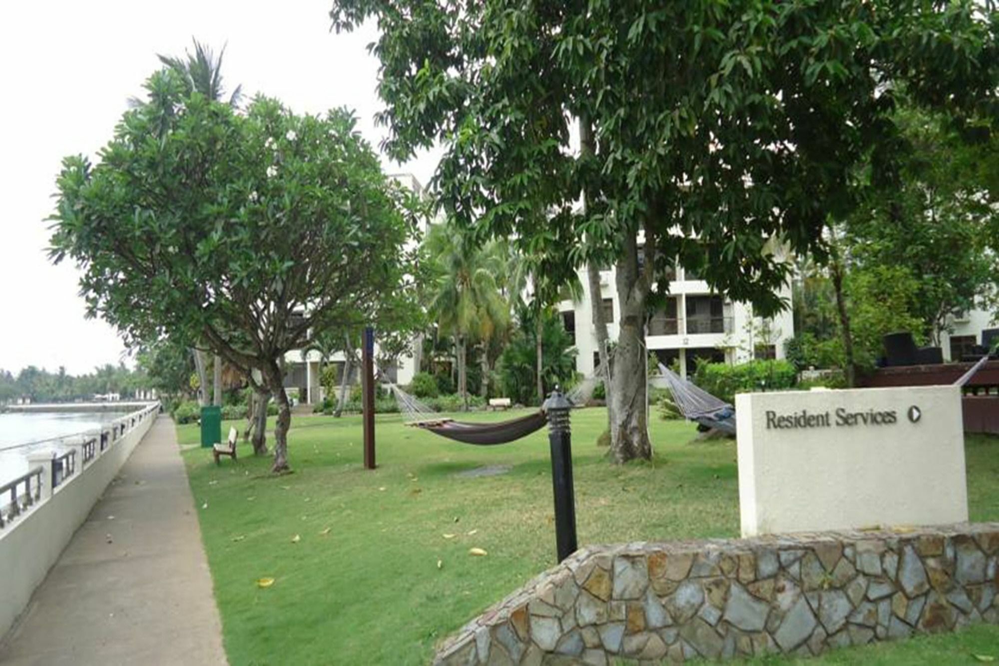 Riverside Serviced Apartments Ho Chi Minh-stad Buitenkant foto